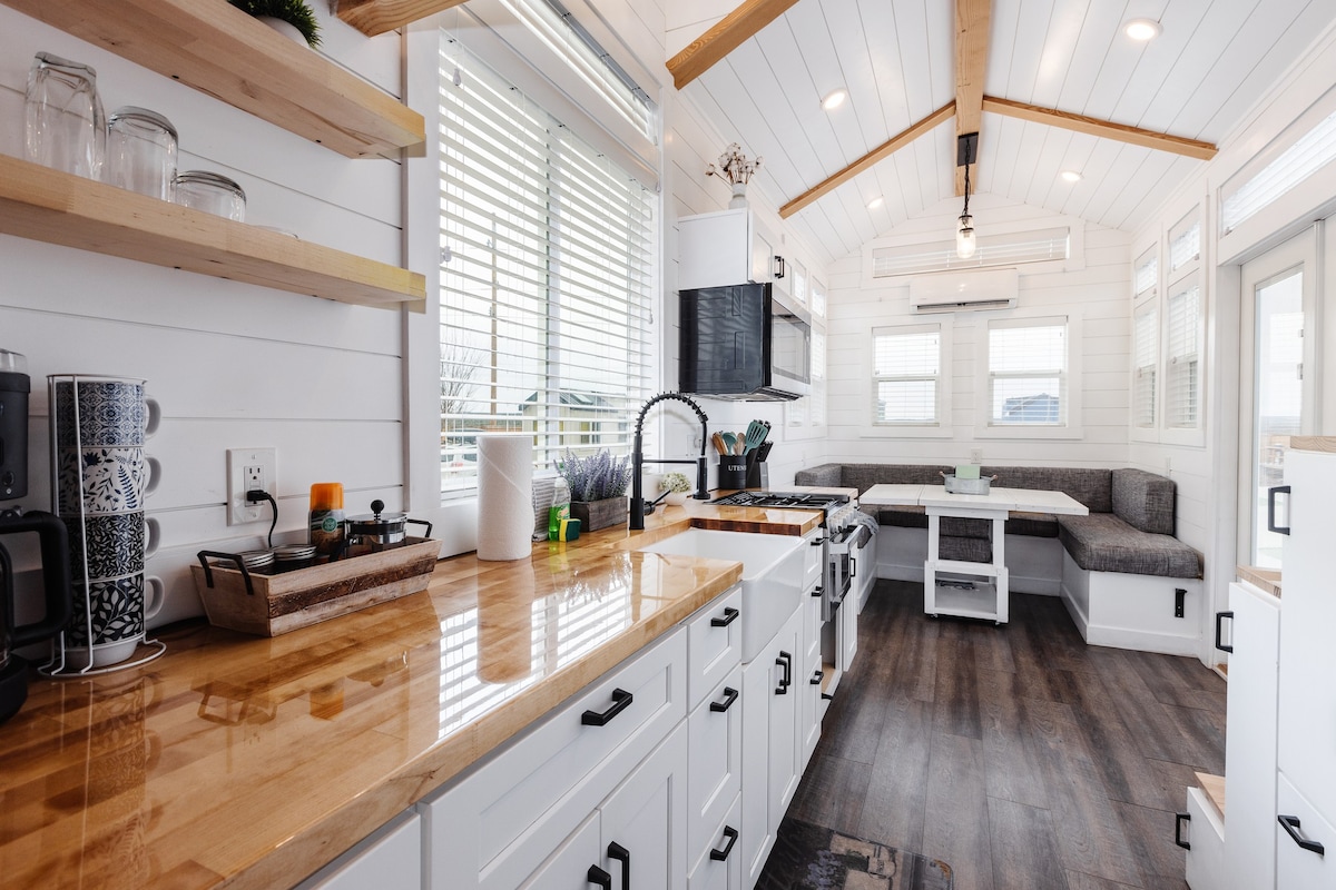 Pet-Friendly Basecamp • Near Zion National Park — Apple Valley, UT — vacation rental