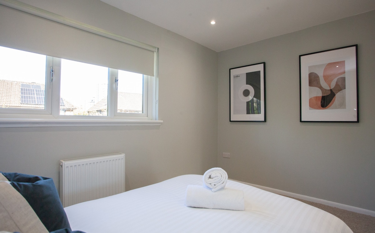 Modern Oasis in Prime Location in Mavisbank Gardens 27 G51 1HD - Property image 12 - VivreStays
