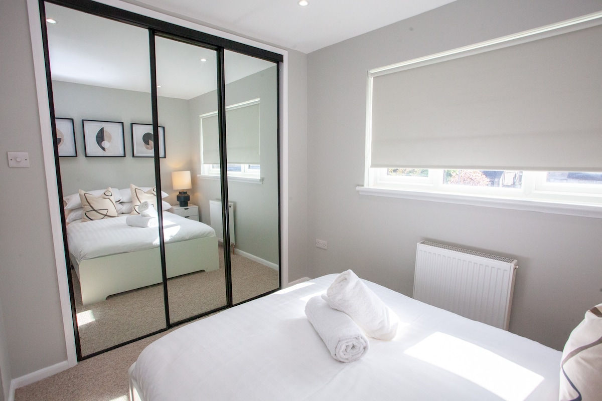 Modern Oasis in Prime Location in Mavisbank Gardens 27 G51 1HD - Property image 14 - VivreStays