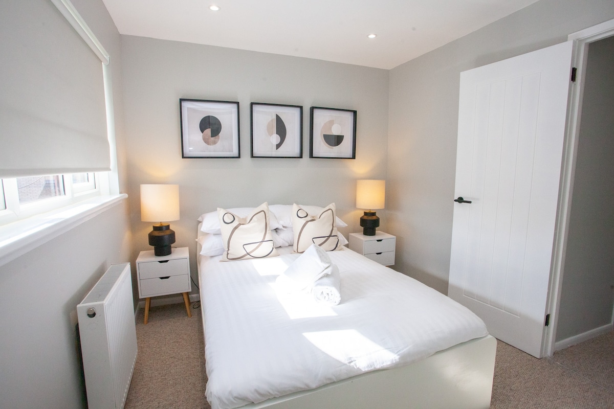 Modern Oasis in Prime Location in Mavisbank Gardens 27 G51 1HD - Property image 9 - VivreStays