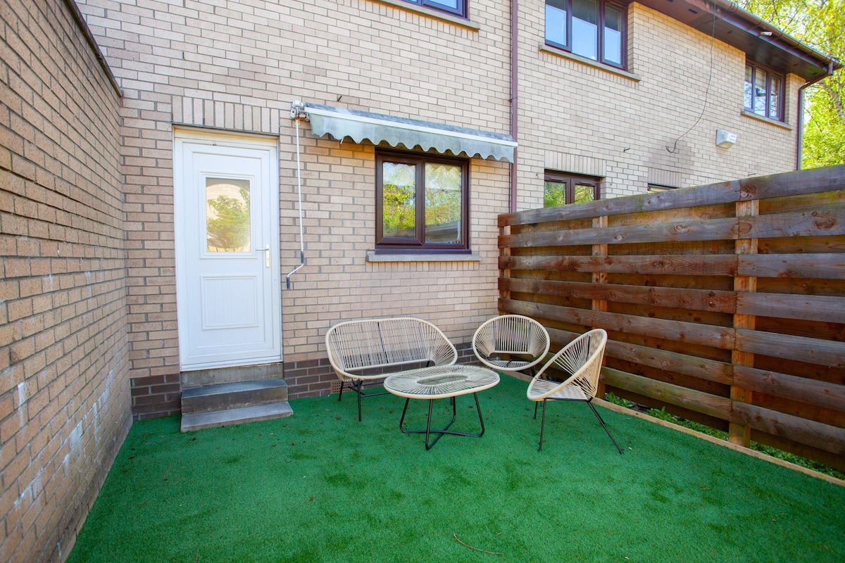 Modern Oasis in Prime Location in Mavisbank Gardens 27 G51 1HD - Property image 18 - VivreStays