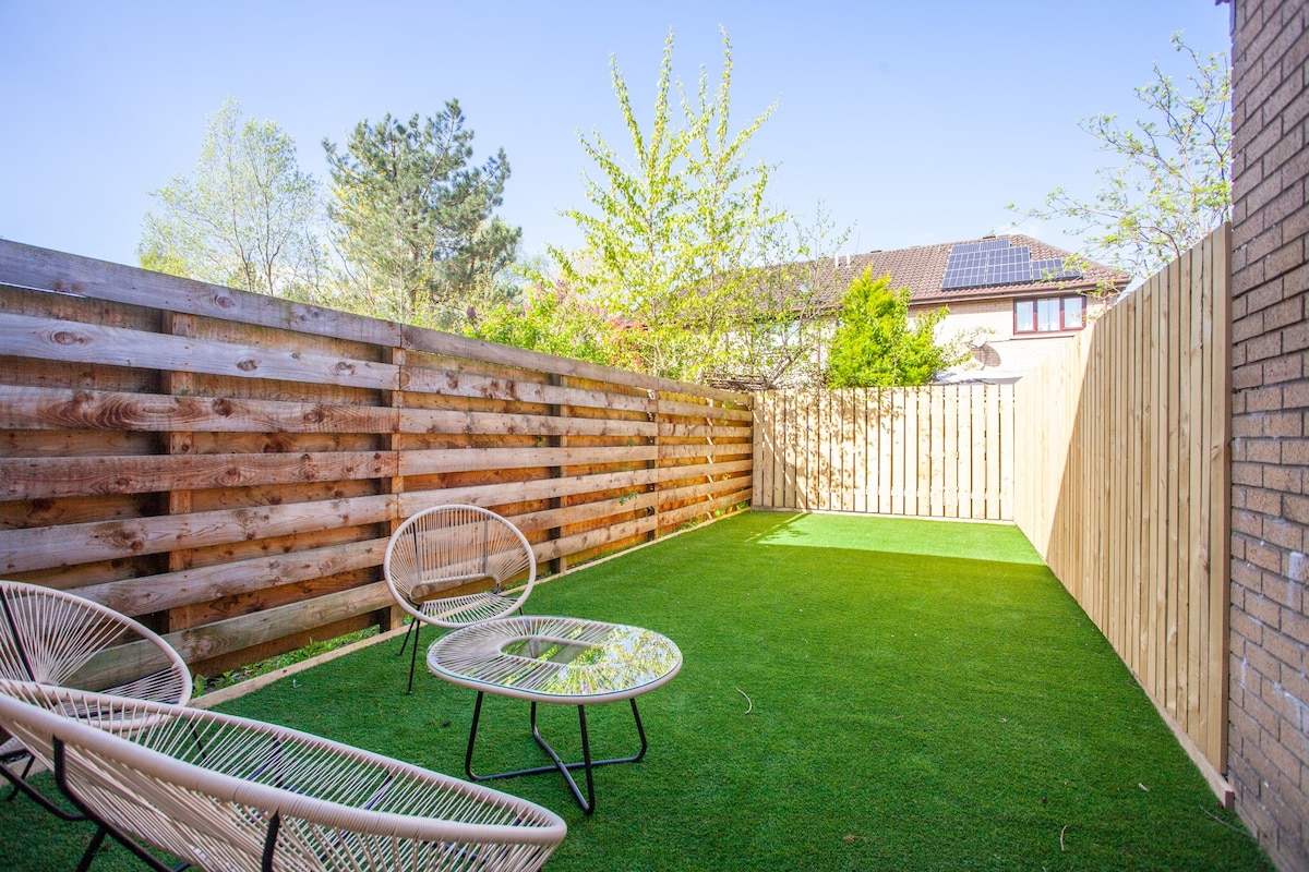 Modern Oasis in Prime Location in Mavisbank Gardens 27 G51 1HD - Property image 17 - VivreStays