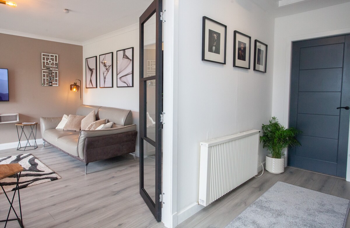 Modern 3 Bed Flat Balloch in 170 Main Street G83 8PN - Property image 6 - VivreStays