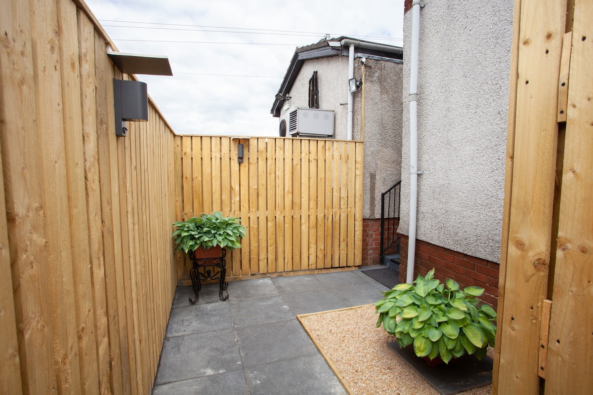 Modern 3 Bed Flat Balloch in 170 Main Street G83 8PN - Property image 28 - VivreStays