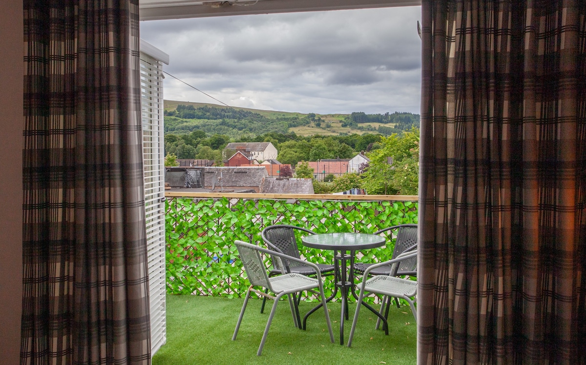 Modern 3 Bed Flat Balloch in 170 Main Street G83 8PN - Property image 27 - VivreStays