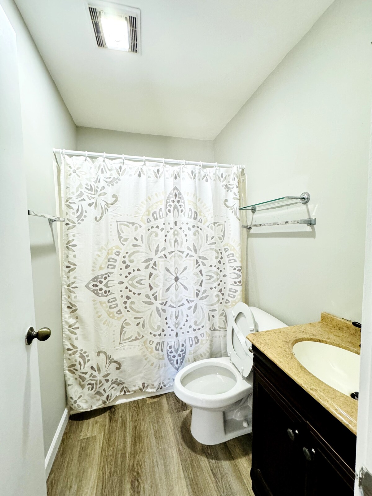 Listing image 4