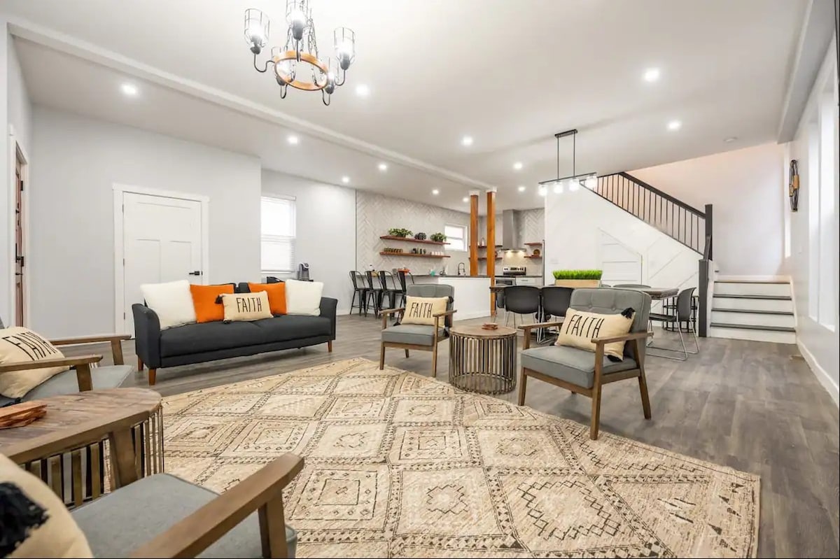 DT Farm House with a ton of Space — Indianapolis, IN — vacation rental