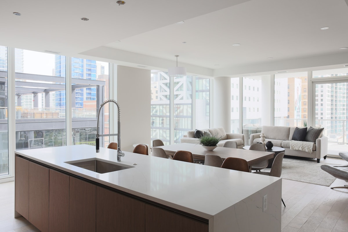 Luxury Loft Collection 703 - Terrace - River North — Chicago, IL — vacation rental