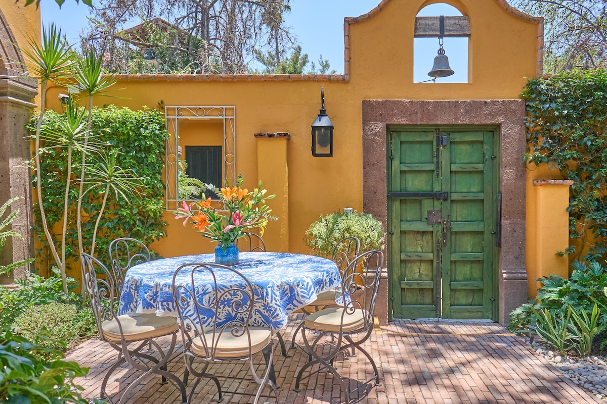 Casa Zaca, 3BR Centro Home with Rooftop & Garden 13