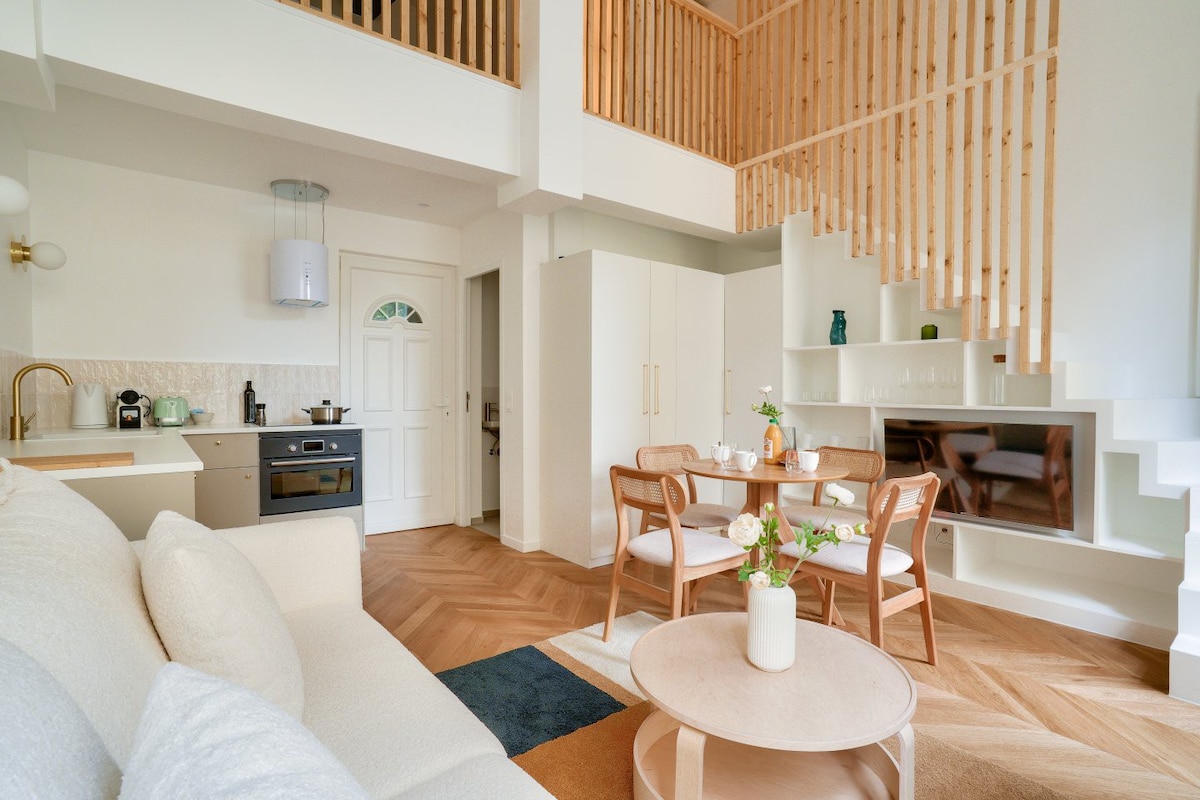 Belle epoque - Magnifique duplex avec mezzanine pour 4 — Paris, Île-de-France — vacation rental