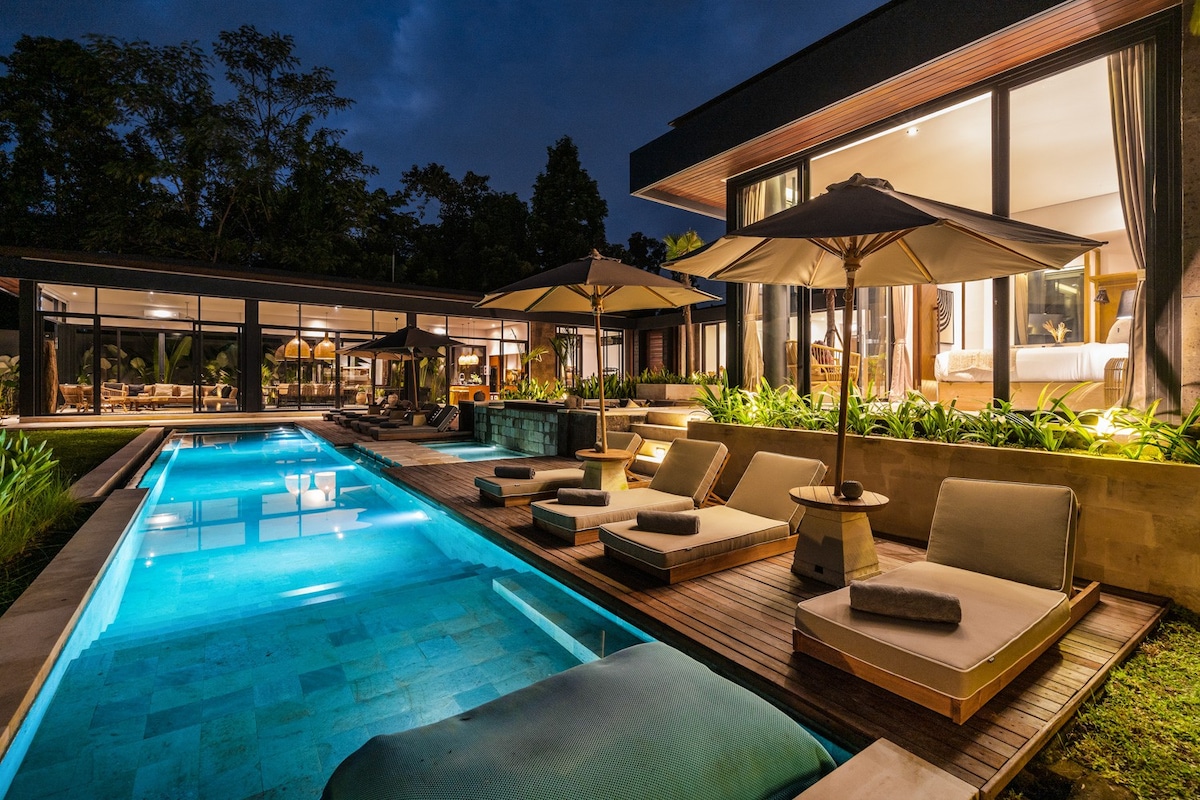Cove Retreat: 5BR Villa with Gym in Ubud — Ubud, Bali — vacation rental