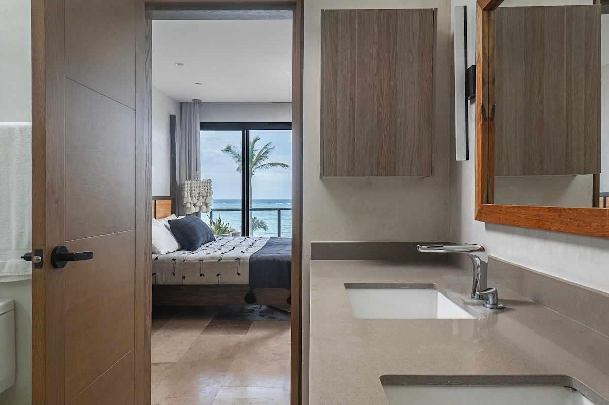 Private full bathroom.