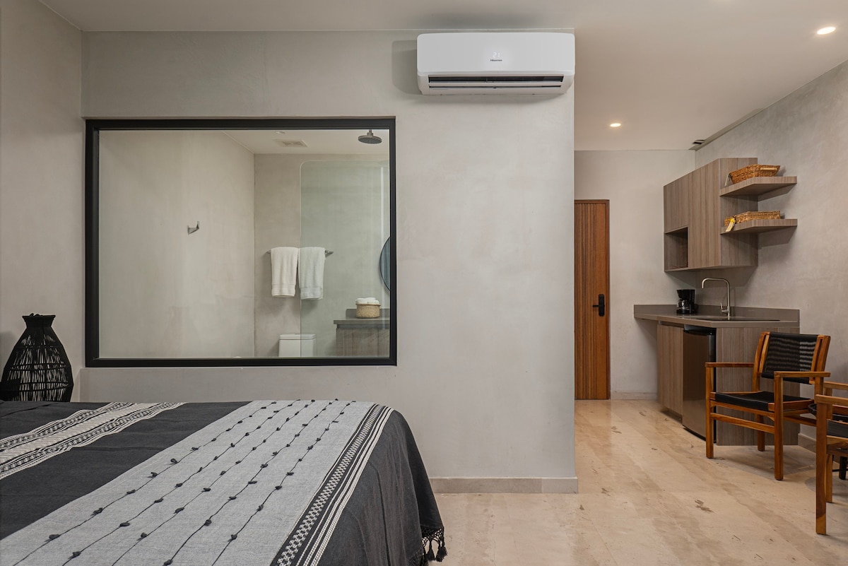 Fully equipped studio.