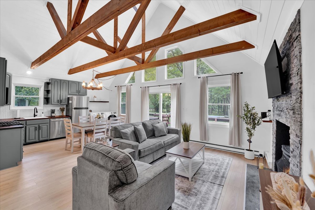 Modern Pocono Chalet | Vaulted Ceilings | Hot Tub — Albrightsville, PA — vacation rental