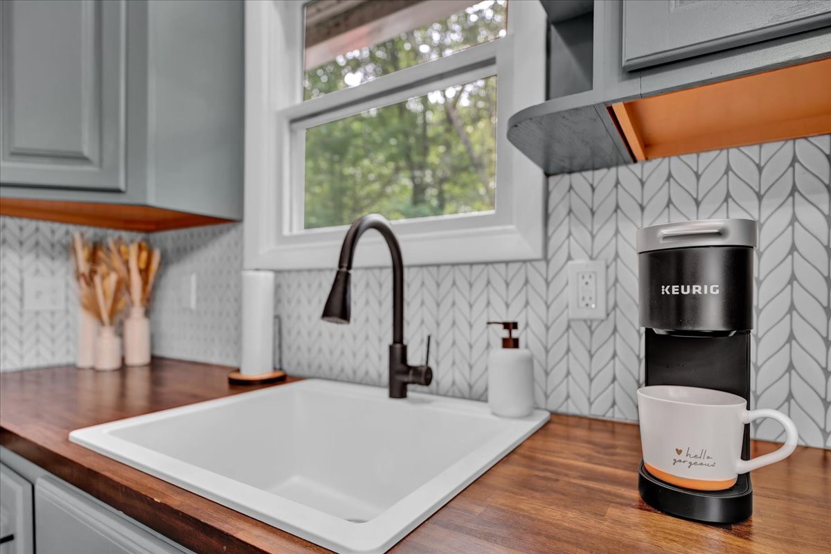 Modern Pocono Chalet | Vaulted Ceilings | Hot Tub