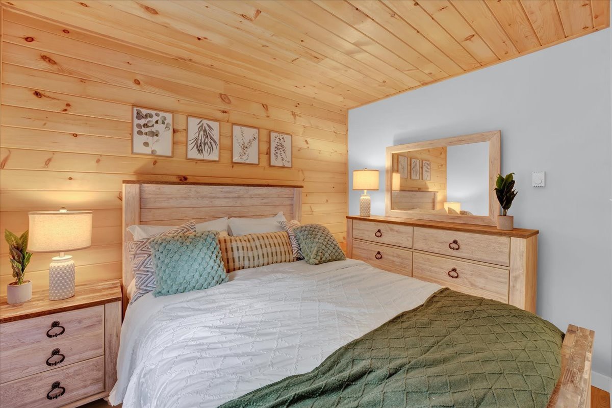 Modern Pocono Chalet | Vaulted Ceilings | Hot Tub