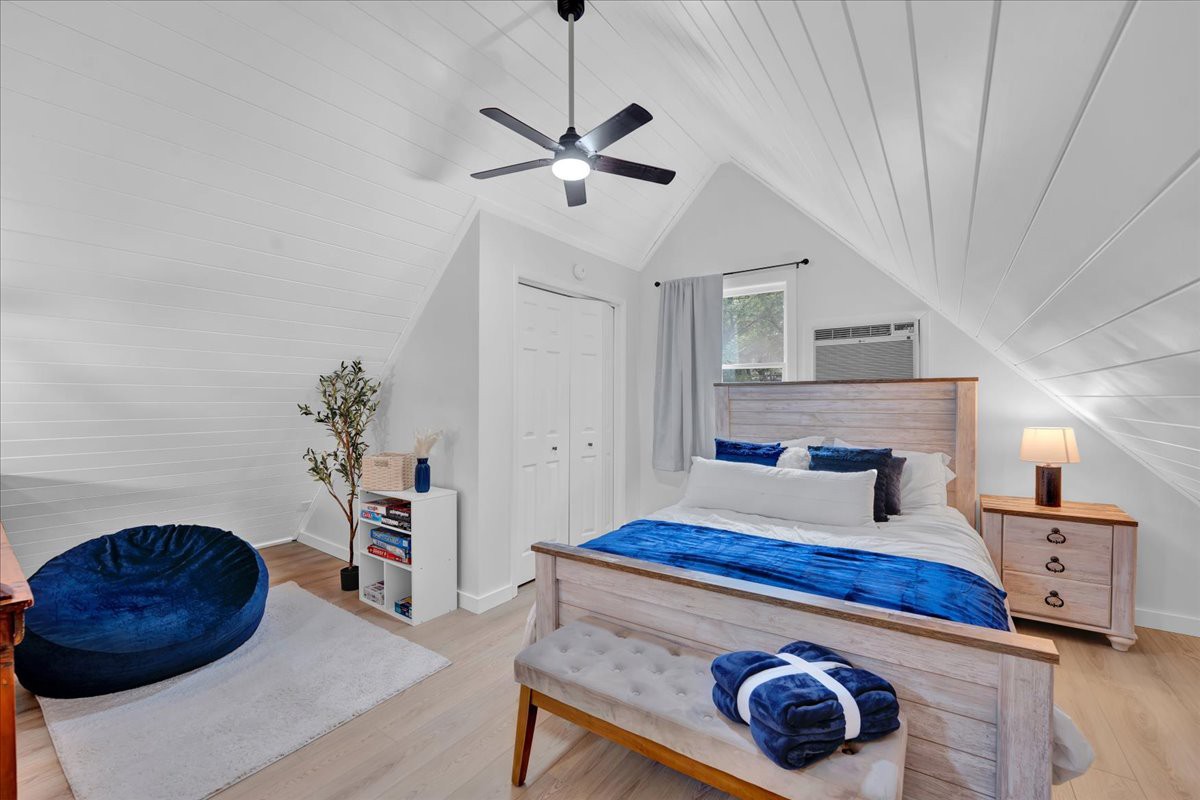 Modern Pocono Chalet | Vaulted Ceilings | Hot Tub