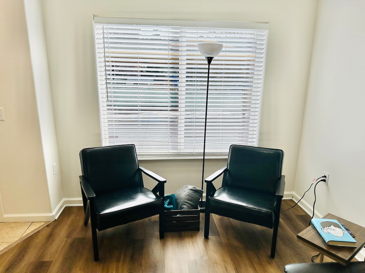 2Master/2.5Bath/Sleeps7/8H — Reno, NV — vacation rental