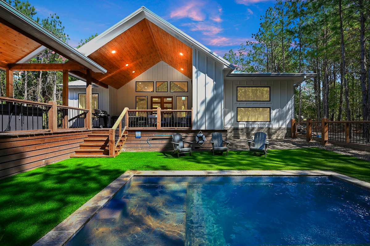 Pets | Heated Pool | Hot Tub | Fire Pit | Sleeps 7 — Broken Bow, OK — vacation rental