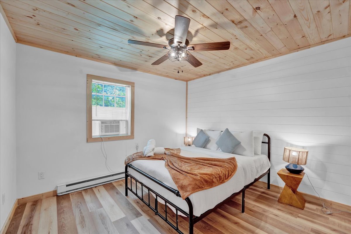 Charming Pocono Boutique | Firepits | Pickleball