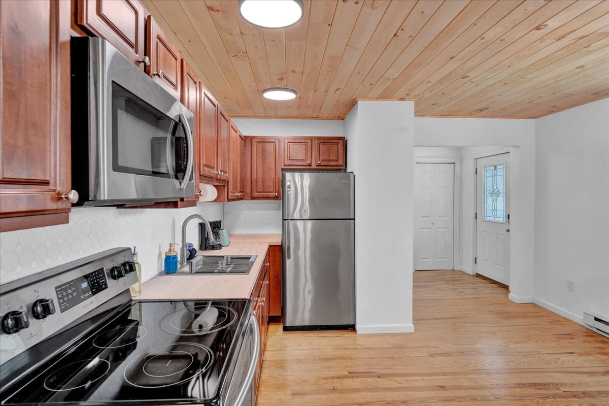 Pocono Spacious Charmer | Firepits | Pickleball 