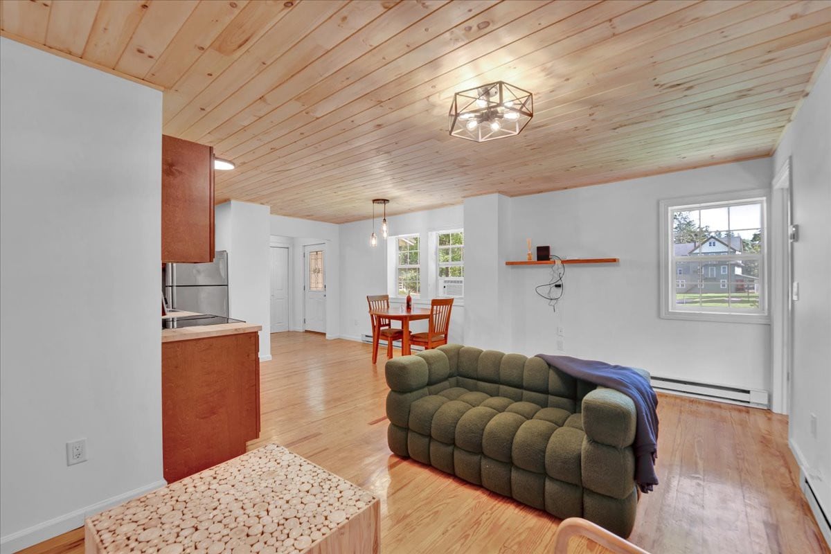 Pocono Spacious Charmer | Firepits | Pickleball 