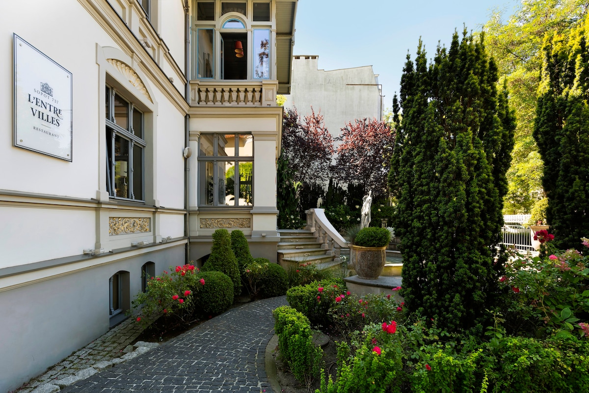 View 9