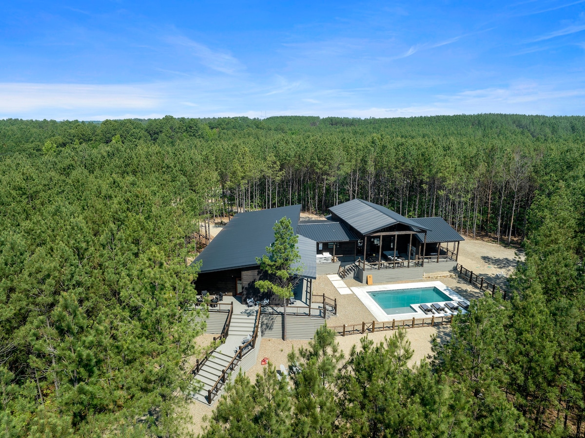 Pets | Heated Pool | Game Room | Sleeps 36 — Broken Bow, OK — vacation rental