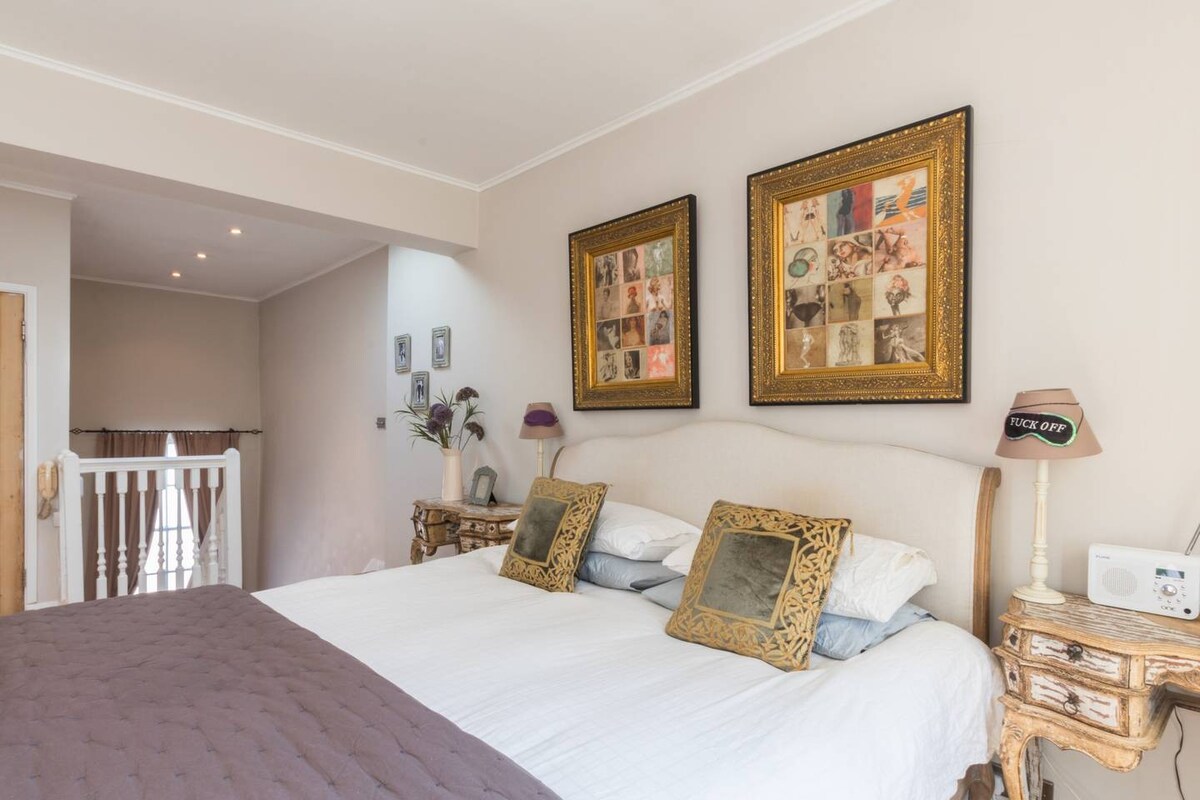 Stylish 1-bed with a Roof Terrace in Park Walk 7A SW10 0AJ - Property image 6 - VivreStays
