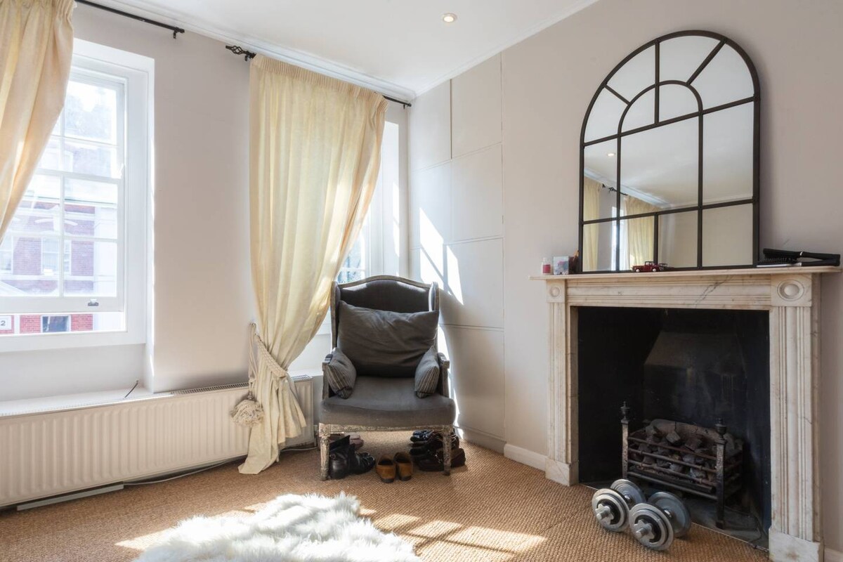 Stylish 1-bed with a Roof Terrace in Park Walk 7A SW10 0AJ - Property image 10 - VivreStays