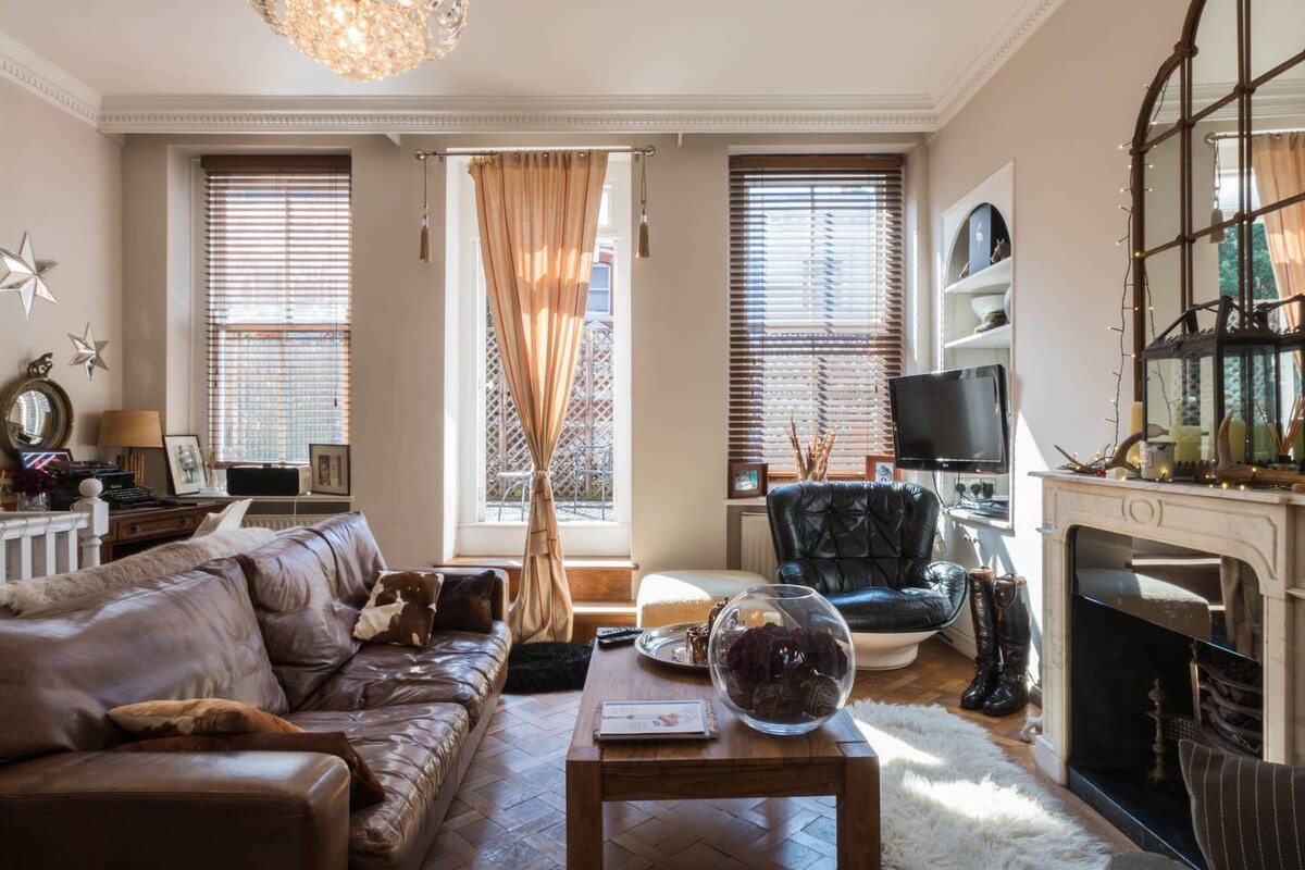 Stylish 1-bed with a Roof Terrace in Park Walk 7A SW10 0AJ - Property image 15 - VivreStays