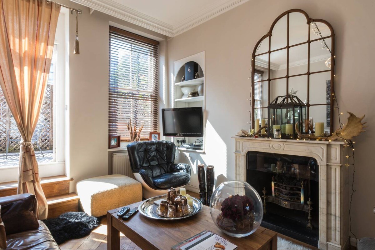 Stylish 1-bed with a Roof Terrace in Park Walk 7A SW10 0AJ - Property image 16 - VivreStays