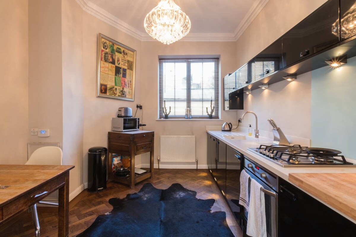 Stylish 1-bed with a Roof Terrace in Park Walk 7A SW10 0AJ - Property image 23 - VivreStays