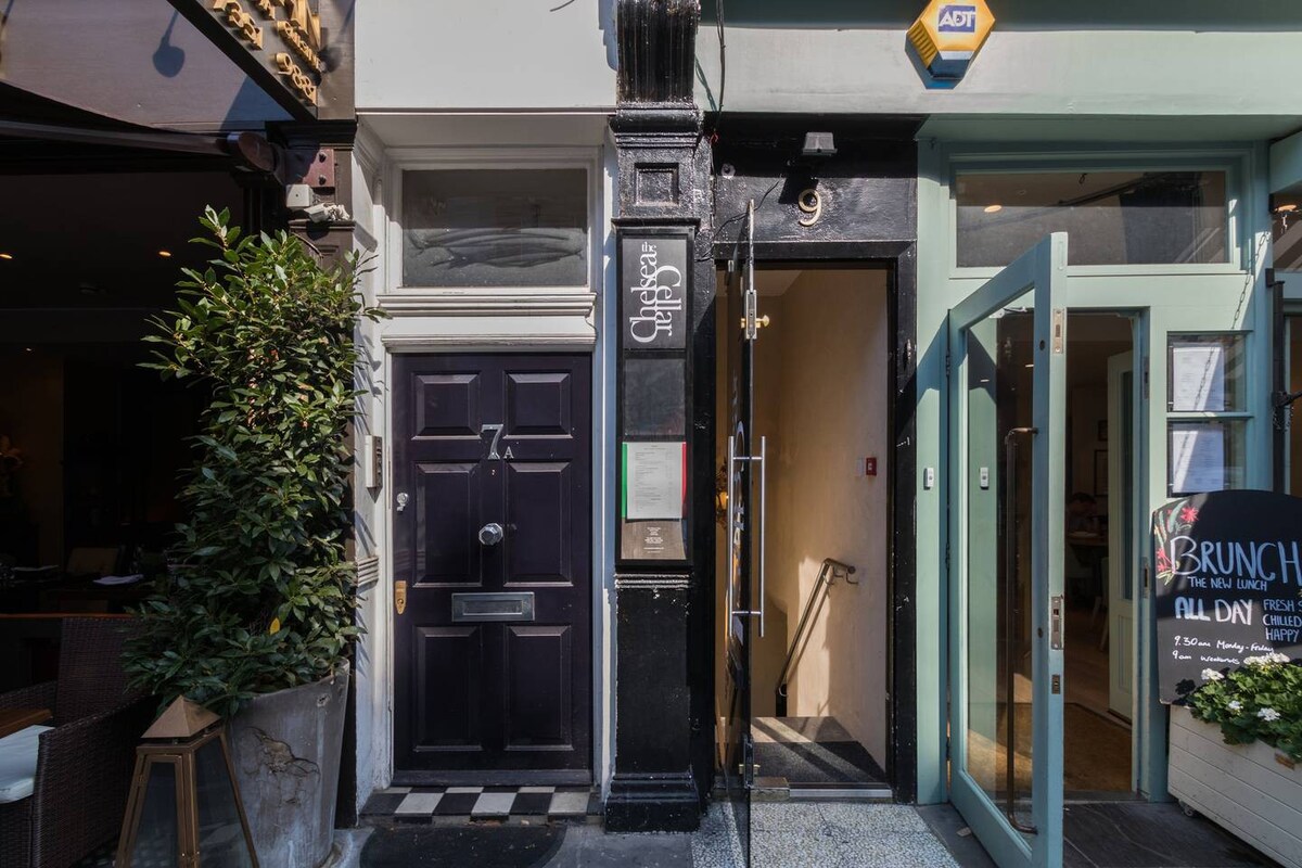 Stylish 1-bed with a Roof Terrace in Park Walk 7A SW10 0AJ - Property image 41 - VivreStays