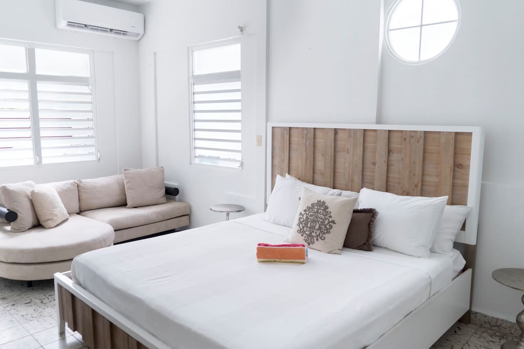 8 Bedroom House just 20 steps to the Beach — San Juan, San Juan — vacation rental