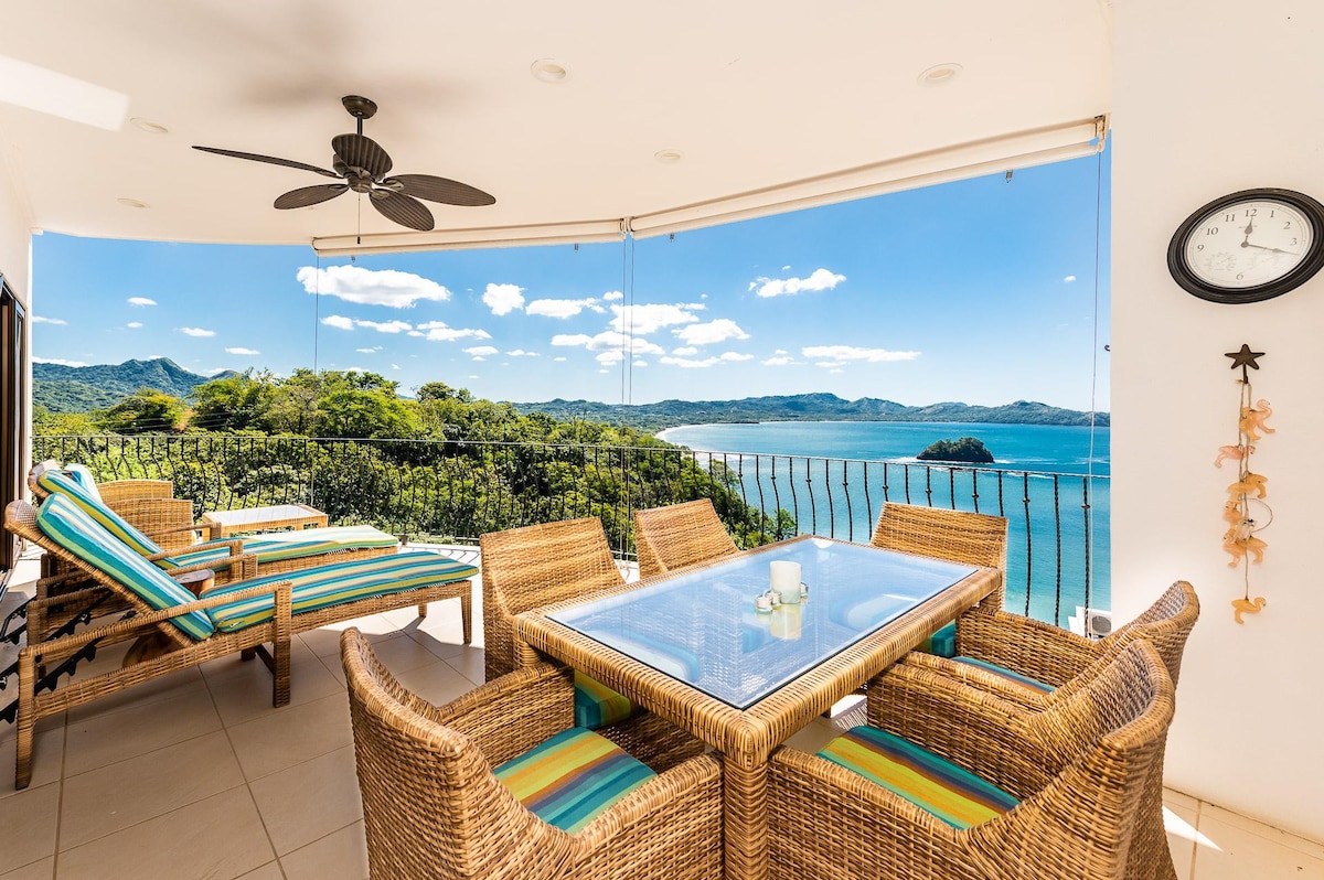 Oceanfront Infinity Pool and Sunset Veranda — Playa Flamingo, Provincia de Guanacaste — vacation rental
