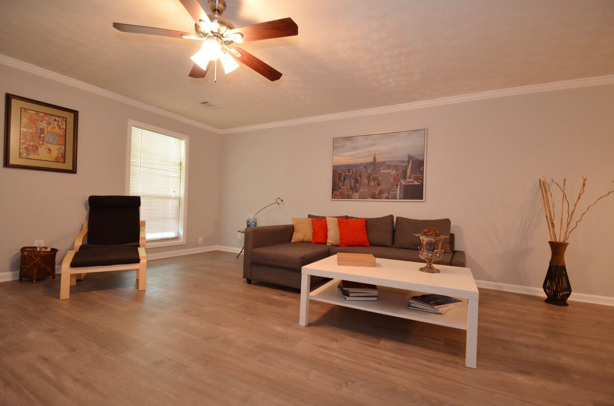Modern GA Horse Park home, sleeps 6 view 5