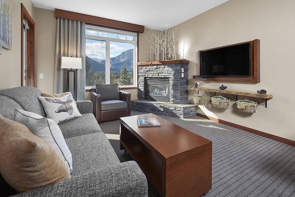 Beautiful Mtn Views w Hot Tub 4