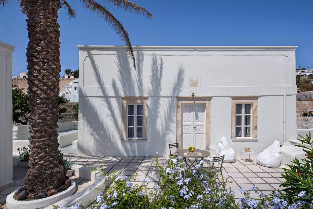 Dimael Mansion Red — Fira — vacation rental