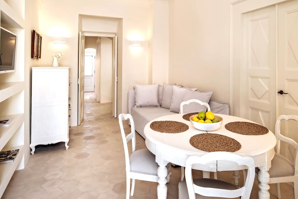 Dimael Mansion White — Fira — vacation rental