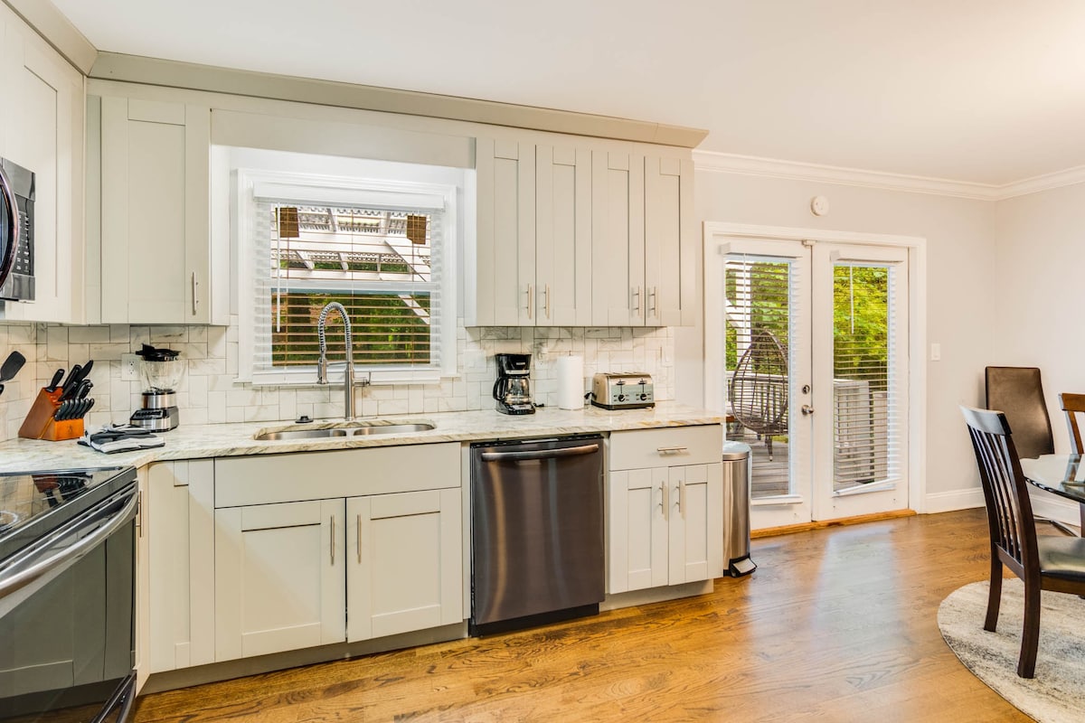 Decatur group home, sleeps 12 view 6