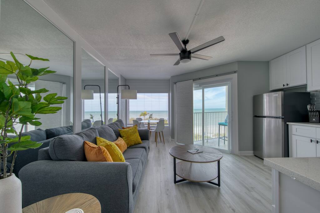 BBC113 Renovated Beachfront Condo W/Pool — Belleair Beach, FL — vacation rental