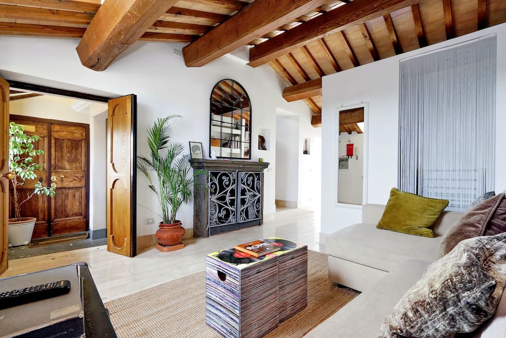Pantheon Stylish Attic by Romeloft — Roma — vacation rental
