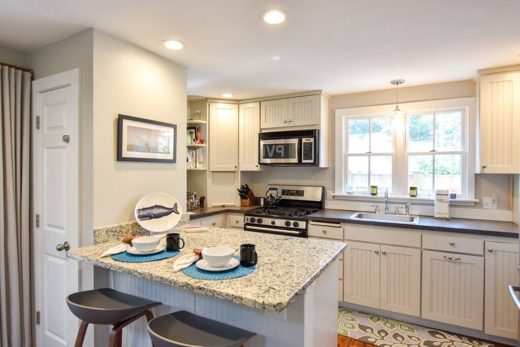 Photo 7 of Del Mar #11108 - 4 min Walk to Commercial Street and Beach!