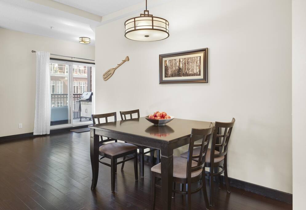 Beautiful 2 Bed 2 bath Pool Waterslide & Hot tubs 6