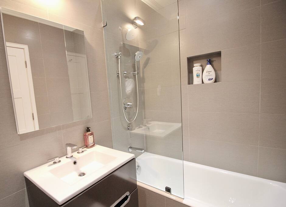Private, Beautiful Upper Eastside Townhome — Guest Bath - 2nd Floor