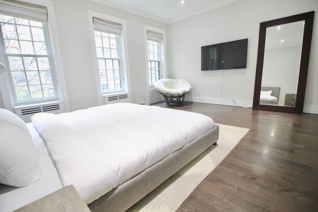 Private, Beautiful Upper Eastside Townhome — Master Bedroom. 3rd Floor. 