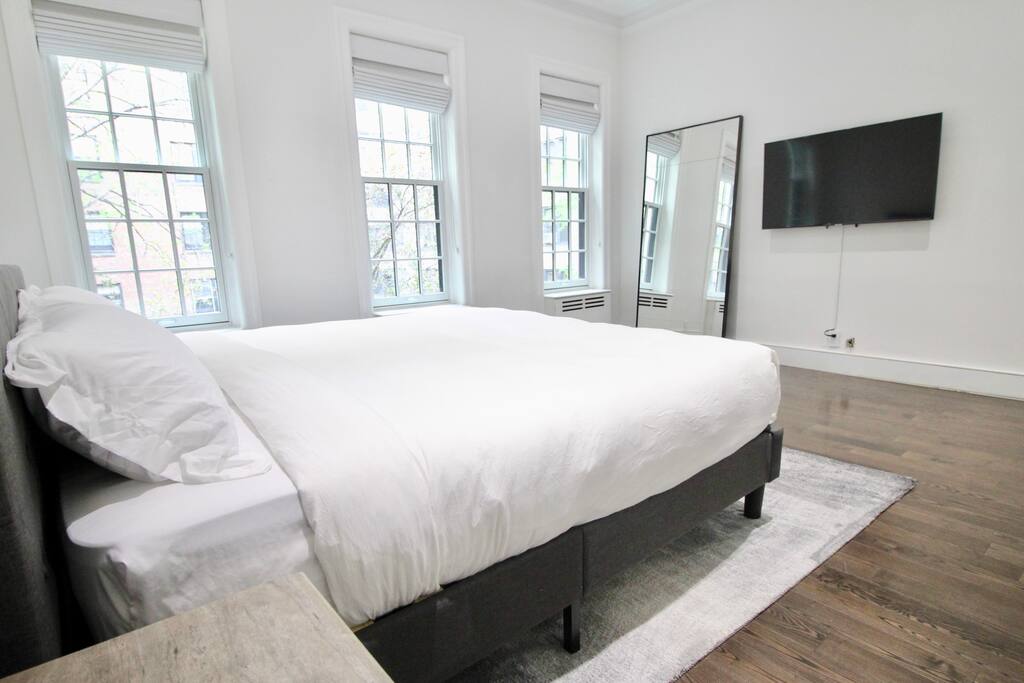 Private, Beautiful Upper Eastside Townhome — 2nd floor guest bedroom. 