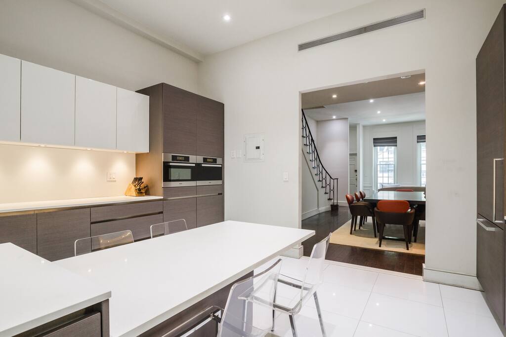 Private, Beautiful Upper Eastside Townhome — photo 7