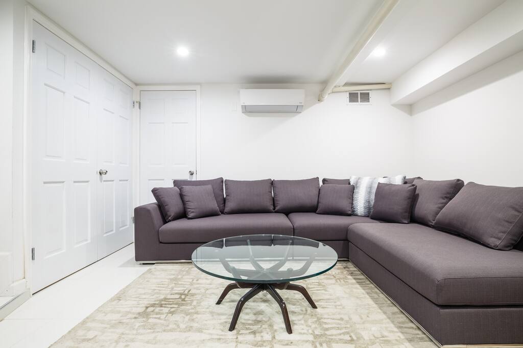 Private, Beautiful Upper Eastside Townhome — photo 13